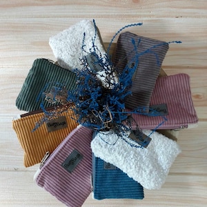 Carteras/bolsillos de pana cosidos a mano: un complemento elegante para una riñonera o un bolso. Con cremallera, único, perfecto.