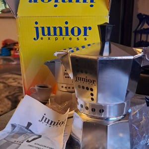 Espressomaskin för cafetière, spishäll, Junior Express, 3-koppsstorlek, i förpackning med instruktioner.
