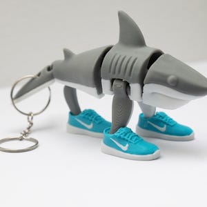 Articulated Tralalero Tralala Shark  Brainrot Keychain – Meme Creature Toy or Keychain – Funny Gift, Peak Italian Brainrot Figure
