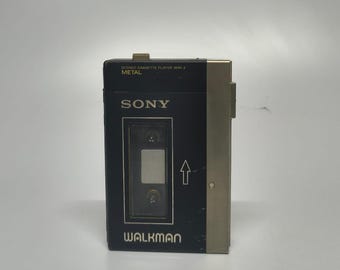 Sony WM-3 Walkman Vintage Cassette Player Battery Cover Missing Poor Condition For Parts Only Collectible Audio Tech
