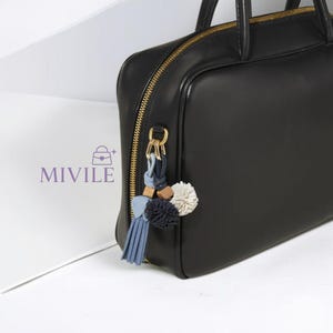 Handmade Flower Bag Charm – Elegant Floral Keychain, Purse Pendant, Small Bag Accessory, Cute Gift for Her, Kawaii Charm Keyring