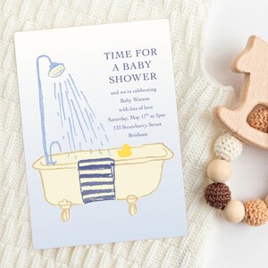 Modello di invito per baby shower con vasca da bagno / Tema per il bagno con paperella di gomma blu e motivo costiero per neonato
