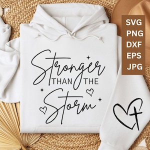 Eres más fuerte que la tormenta Svg PNG Boho Self Care Motivational Svg Sleeve Design Camiseta de moda, Afirmaciones diarias positivas SVG PNG