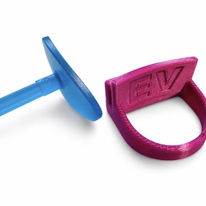 Evolysse aspiration ring in magenta silk