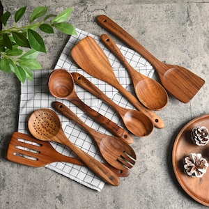Personalized Teak Wood Kitchen Utensils Set of 8 | Custom Engraved Wooden Cooking Utensils | Eco Kitchen Gift for Chef, Mom, Foodies, Couple