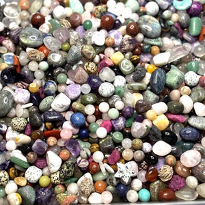 Crystal Confetti Scoop – Mystery Crystal Mix | Tumbles, Spheres, Carvings | Bulk Crystals for Witchcraft & Spiritual Use | Wholesale Crystal