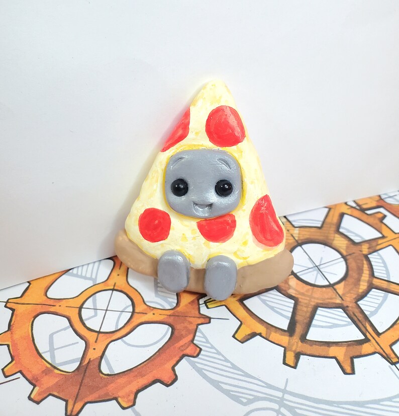 Pizza Robot Magnet Figurine image 2