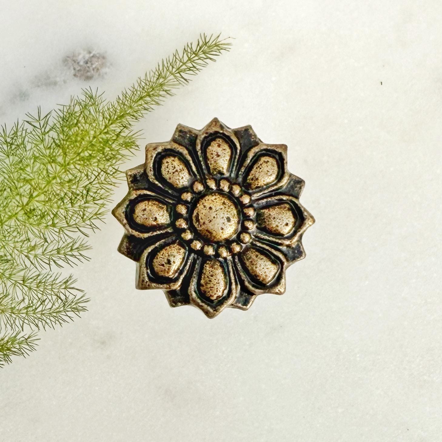 Bronze Flower Knob: Antique Style Metal Dresser Knob - Etsy