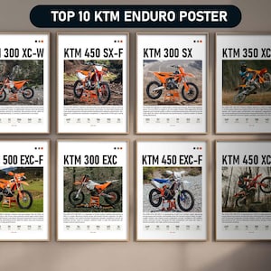 Puede incluir: Una colección de diez carteles enmarcados con motocicletas KTM Enduro. Cada cartel muestra un modelo diferente, como la KTM 300 XC-W, 450 SX-F y 300 SX, con especificaciones detalladas y fotos de acción.