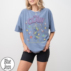 Camiseta retro de Toy Story Aliens The Claw, Pizza Planet The Mystic Portal Awaits, Camiseta Disney Pixar Fest 2026, Camiseta de viaje a Disneyland Pizza Planet Blue Jean