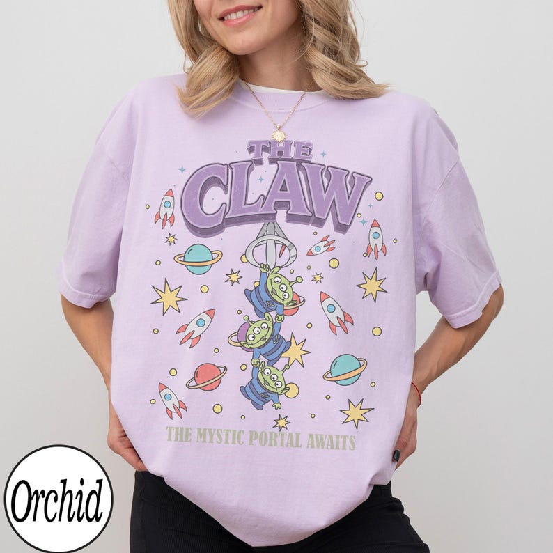 Camiseta retro de Toy Story Aliens The Claw, Pizza Planet The Mystic Portal Awaits, Camiseta Disney Pixar Fest 2026, Camiseta de viaje a Disneyland Pizza Planet Orchid