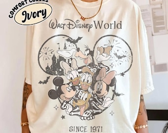Retro Disneyworld Halloween Comfort Farben Shirt, Mickey und Freunde Halloween Shirt, Mickey ist nicht so beängstigend Halloween Party 2025 Reise Shirts