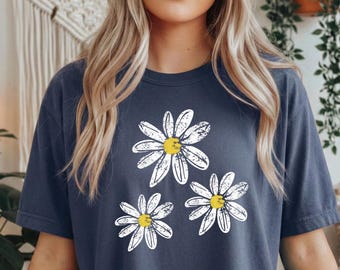 Trendy Distressed Daisy Tee: Relaxed Fit Boho Summer Shirt