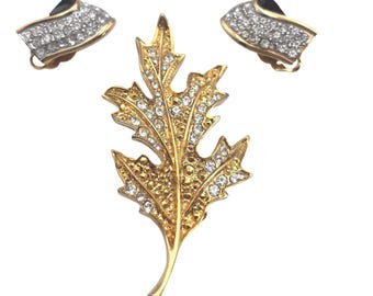 Givenchy VINTAGE LOT París Nueva York Pendientes de clip con forma de hoja y diamantes de imitación en tono dorado