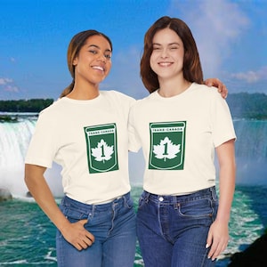 Trans-Canada Adventure Tee - Chemise à manches courtes en jersey unisexe, T-shirt de voyage, Cadeau pour les voyageurs, Loisirs en plein air, Vêtements pour les amoureux de la nature, Canada