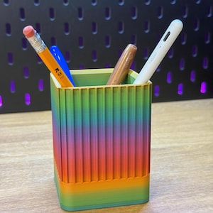 Modern Minimalist Pen Organizer: Sleek Desk Storage