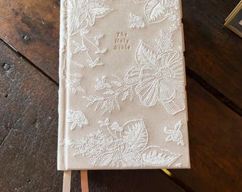 Bible-NLT- Hand Tabbed, Hosanna Revival, COMPACT Casablanca Theme