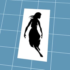 以下が含まれることがあります： 風になびく髪の女性の黒いシルエットが、白い長方形の背景に描かれています。画像は青いグリッドパターンを背景にしています。