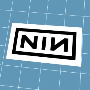 Nine Inch Nails Vinyl-Aufkleber, wählen Sie Ihre Farbe und Größe, wetterbeständiger Autoaufkleber, Industrial Rock Band Logo-Symbol, NIN