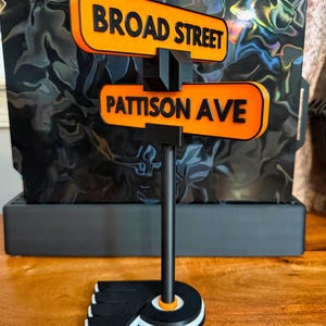 Plaque de rue Flyers : Broad St et Pattison Ave, Philly Hockey Decor