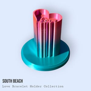 Heart-Shaped Friendship Bracelet Holder w/ Love | South Beach