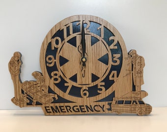 Premier répondeur, rouleau d'horloge d'EMT a vu coupé, travail du bois, fretwork, horloge en bois