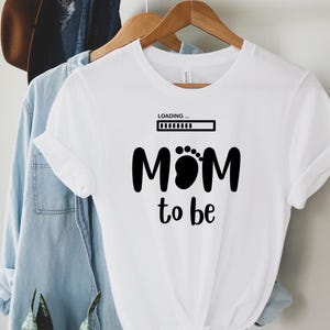 Koszulka „Mama to Be”, koszulka „Ładowanie Baby Bump”, prezent na ogłoszenie ciąży, koszulka dla przyszłej mamy, słodka koszulka ciążowa, prezent na baby shower dla mamy