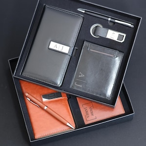 Cartera de cuero grabada personalizada para hombre, juego de regalo con libreta personalizada y bolígrafo, billetera personalizada para hombre, regalo para padrinos de boda, regalo para el Día del Padre.