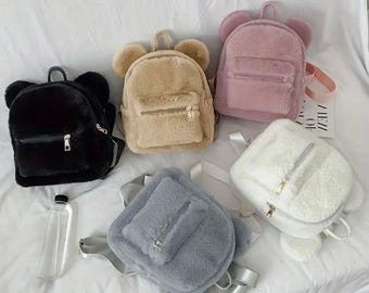 Mochila con orejas de piel