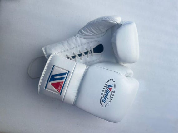 Winning MS‑600 14 oz Boxing Gloves – White Premium Cowhide Leather Sparring / Training Gloves