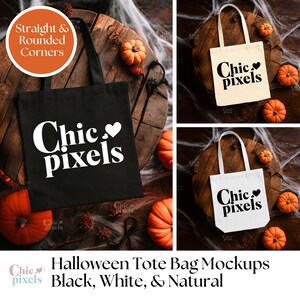 Könnte beinhalten: Ein Mockup von drei Tragetaschen in Schwarz, Weiß und Naturfarben, jeweils mit dem Text "Chic pixels" und einem Herzsymbol. Die Taschen werden auf einer Holzoberfläche mit Kürbissen und Spinnweben präsentiert, was auf ein Halloween-Thema hindeutet.