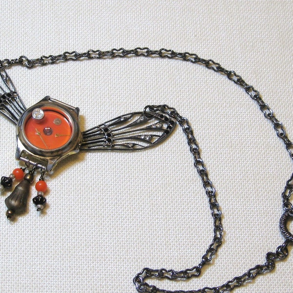 Deco Time Flies Art Necklace