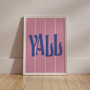 Yall Coastal Cowgirl プリント、西洋の壁アート、美的部屋の装飾、印刷可能な南部のデジタルダウンロード、バーカートアート、新築祝いのギフト