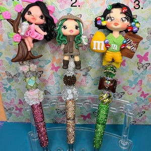 Individuell angefertigte Clay Doll Pens mit Lebensmittelbezug