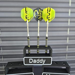 ダーツ愛好家への贈り物に最適なパーソナライズされたダーツホルダー