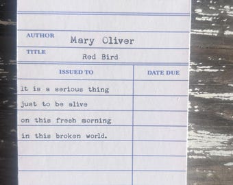 Imán con forma de tarjeta de biblioteca de Mary Oliver, cita poética inspiradora, regalo para amantes de los libros.