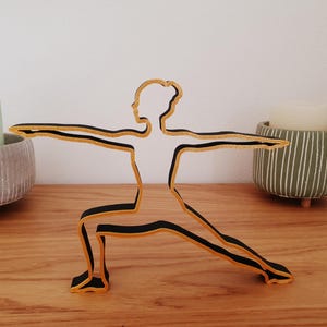 Kunst Yoga Figur Frau Geschenk Yogalehrerin minimalistisch Deko Yoga Ornament Gold Meditation Skulptur Yoga Freundin Deko