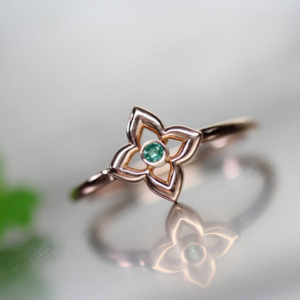 Lucky Clover Green Emerald 14k Rose Gold Ring Saint Patrick's Day Gift Idea Her Delicate Genuine Gemstone Band May Birthstone - Glücksklee