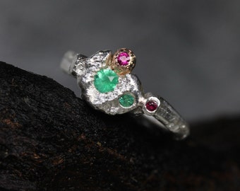 Budding Branch Engagement Ring Emerald Ruby Rose Gold Silver Natural Rustic Floral Bridal Design July May Birthstone Flower - Wunderblüte