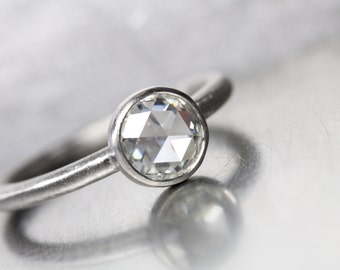 Modern Engagement Ring Clear Rose-Cut Moissanite Industrial Gray Palladium Elegant Simple Bridal Band Minimalistic Low Profile - Graulicht