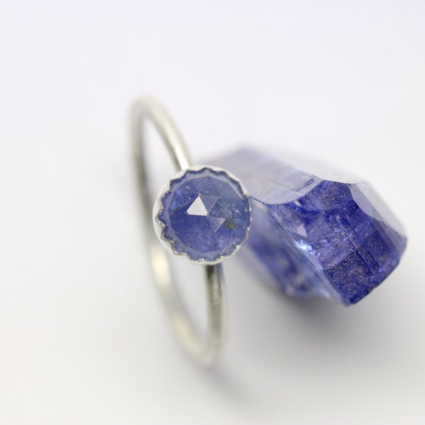 Delicate Rose-Cut Tanzanite Silver Ring Simple Cute Purple Gemstone Scalloped Round Bezel Band Gift Idea Girlfriend Teenage Daughter - Tansy