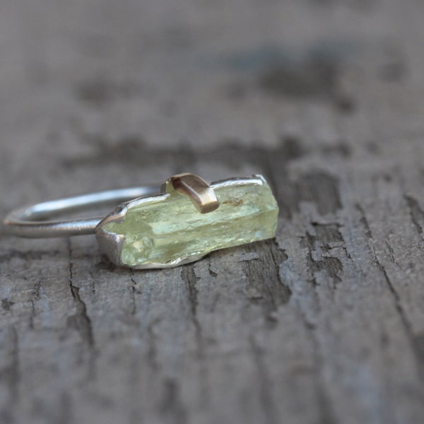 Alternative Engagement Ring Raw Golden Beryl Rod Silver Yellow Gold Delicate Unique Boho Nature Mint Green - Endive Glow