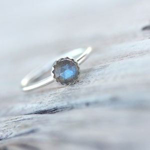 Delicate Rose Cut Labradorite Silver Ring Cute Blue Gray Simple Scalloped Bezel Boho Multicolor Iridescent Gemstone Gift For Her Sky Berry image 1