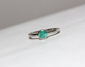 Colombian Emerald Engagement Ring Delicate Modern Palladium Setting Minimalistic Bridal Band Blue-Green Genuine Gemstone - Caeruleo-Viridis