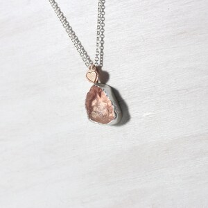 Rough Rose Quartz Crystal Necklace Silver 14K Rose Gold Romantic Drop Heart Bezel Pendant Raw Pink Pastel Madagascar Gemstone Rosentropfen image 2