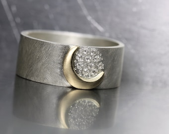 Romantic Moon and Stars Wedding Band Wide Silver 14K Yellow Gold Diamond Ring Sparkly Shooting Star Meteor Shower Celestial - Sternenfall