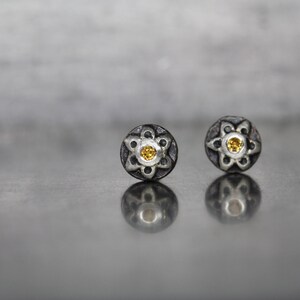 Cute Citrine Silver Flower Stud Earrings Delicate Orange Gemstone Blooms November Birthstone Fall Pumpkin Boho Gift Idea Her - Kürbisblüten
