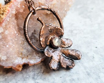 Oak Leaf Pendant, Botanical Jewelry with tiny Quartz Crystal, Boho Style, Witchy, Magical Necklace For Layering, Earthy, Pagan Necklace