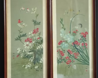 Pareja vintage de pinturas de seda gongbi chinas, flores y mariposas, década de 1960 aproximadamente.