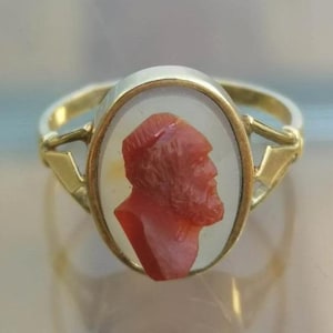 19th Century French Cameo Gold Ring With Bust Profile  Of A Pope, Circa 1880
